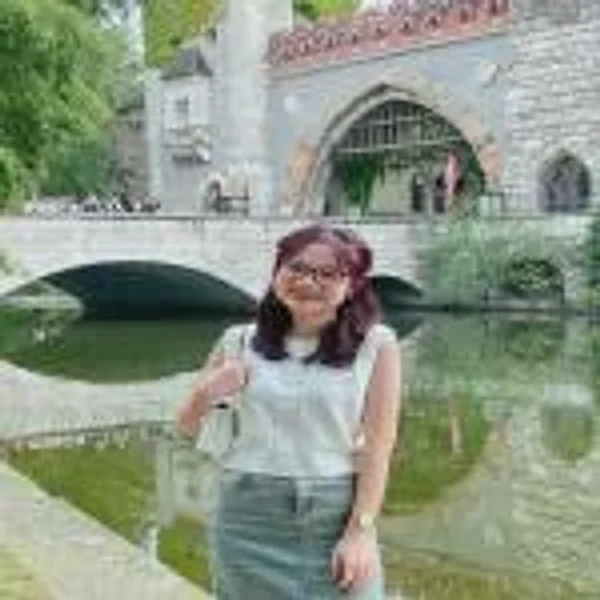 Thu Ha Nguyen