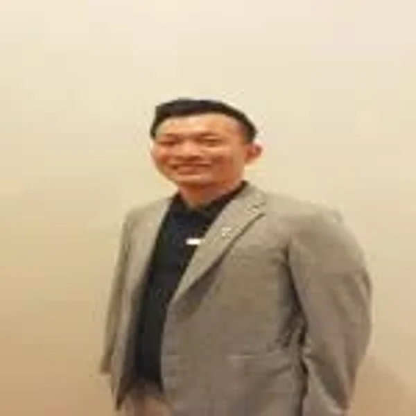 nghi Nguyen