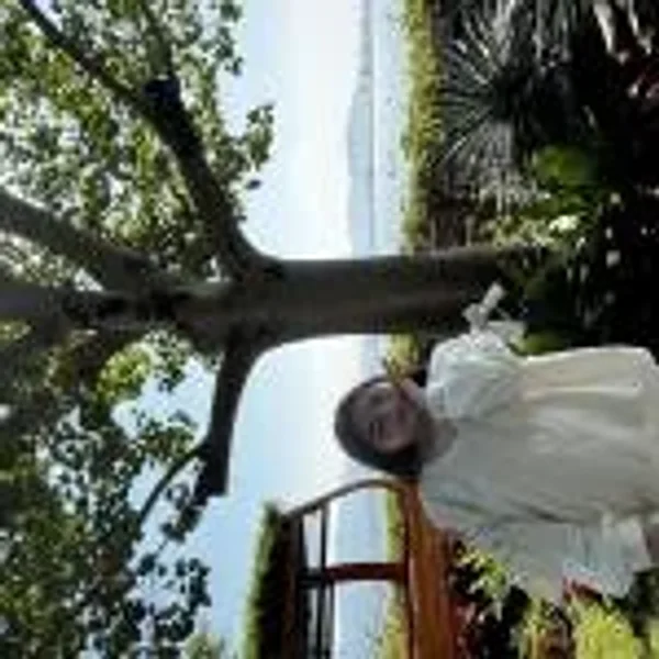 Linh VU